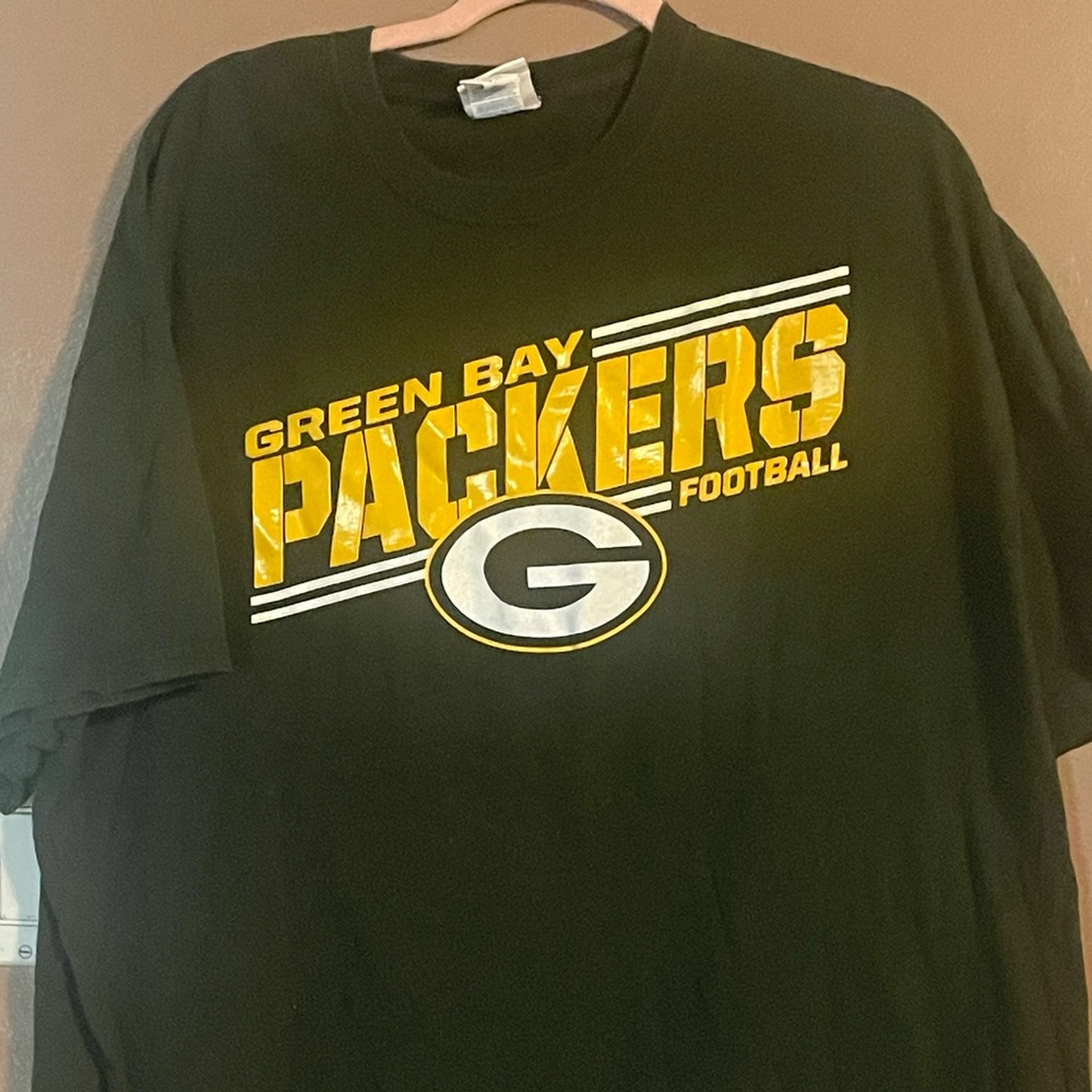 NFL TEAM Apparel-Green Bay Packers Tee Shirt